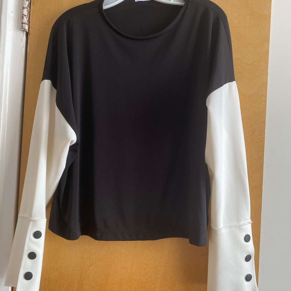 Zara Woman’s Black & White Long Sleeve Blouse Size M